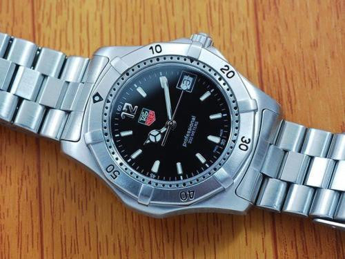 Tag Heuer 2000 Stainless Steel Men's Watch!